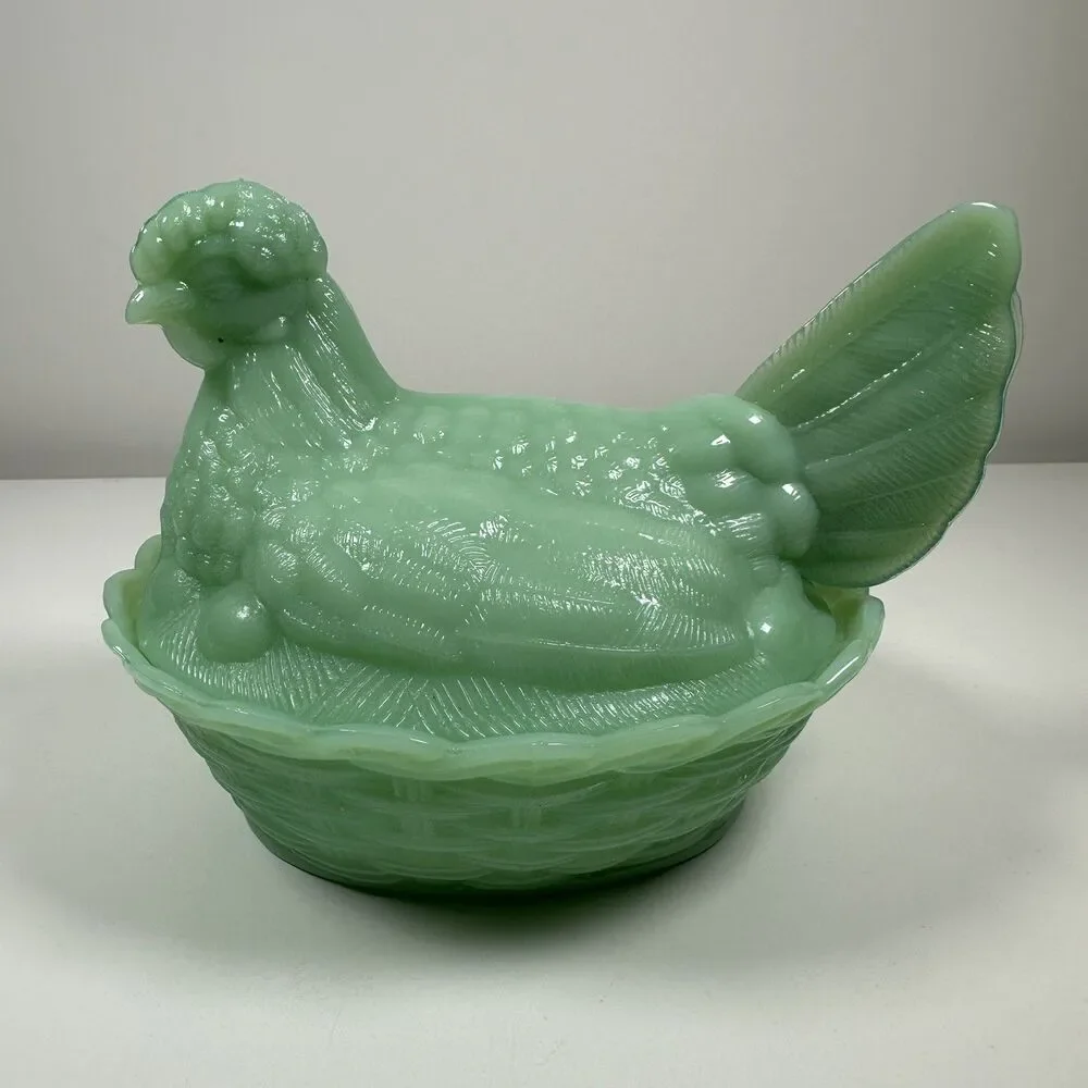 Jadeite Style Green Depression Milk Glass Hen on Nest Covered Candy Dish 6”